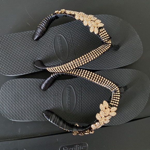 Black flip flops havaianas, handmade sparkly customization. Size 11. Never worn. - Picture 1 of 5